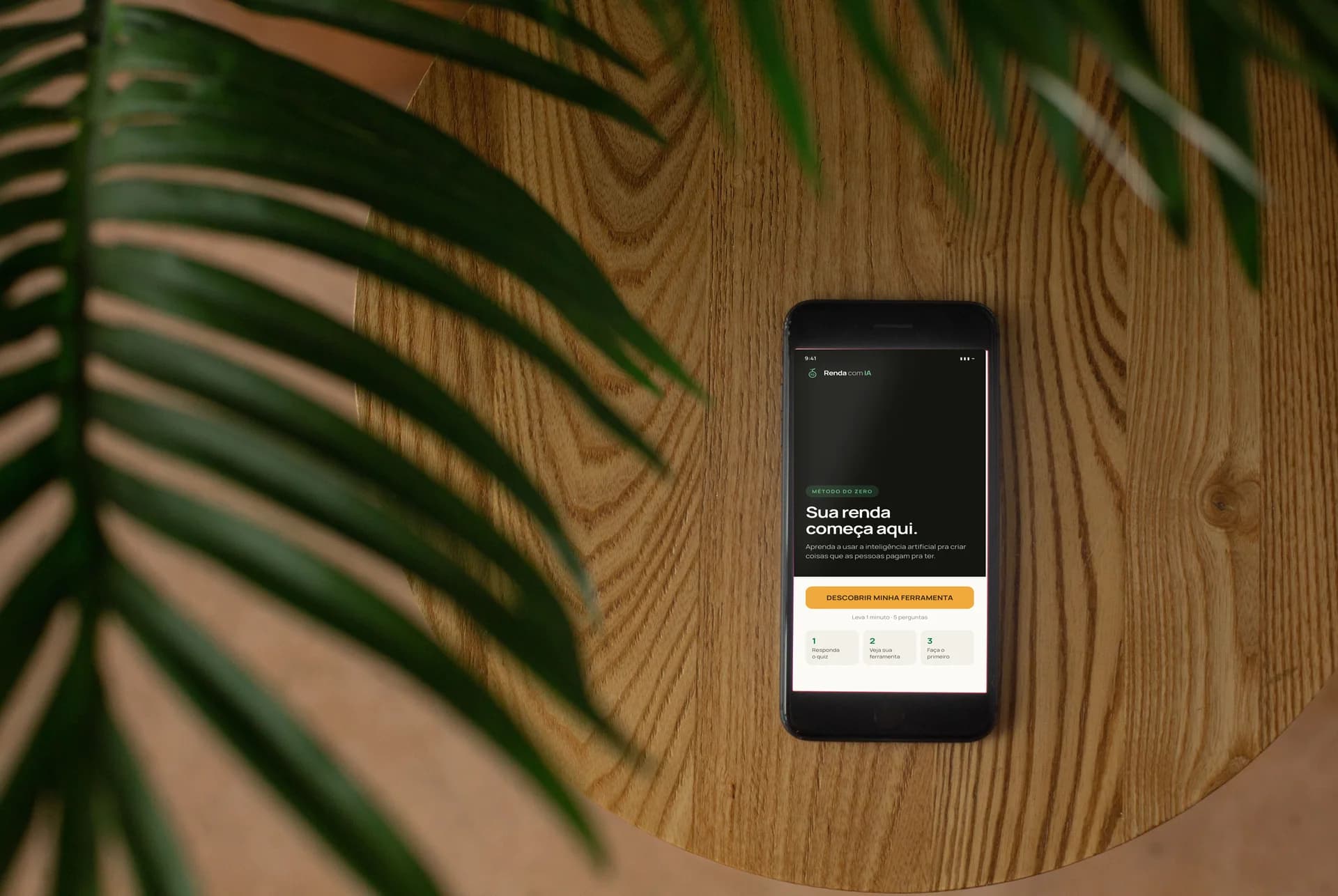 Aplicativo Renda com IA aberto no celular sobre a mesa